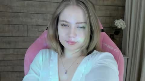 SelinSwarovski online show from October 6, 2025, 4:26 pm