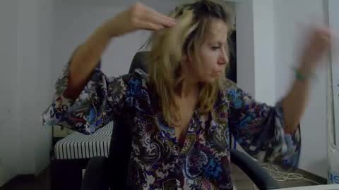 sellena_angel online show from November 16, 2025, 11:49 am