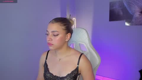 Selyn online show from December 4, 2024, 2:04 pm