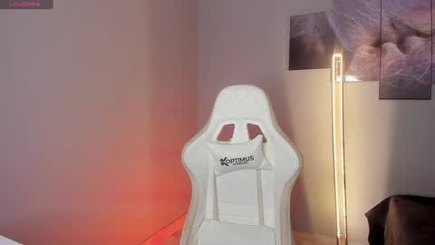 Selyn online show from December 5, 2024, 3:28 pm