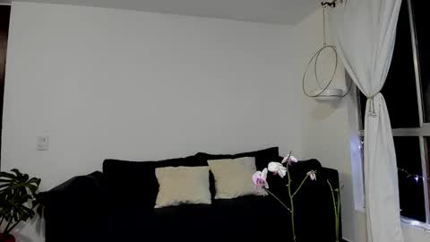 Selyn online show from December 26, 2024, 5:37 am