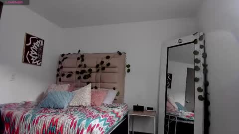 Selyn online show from October 25, 2025, 9:09 pm