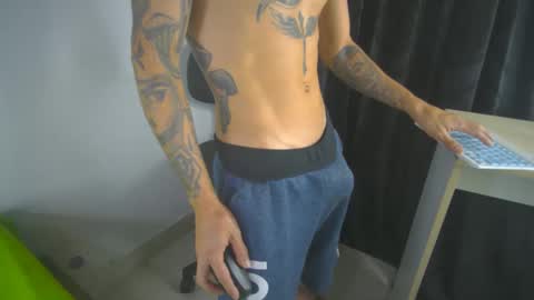 sem_alas online show from February 24, 2025, 11:41 pm