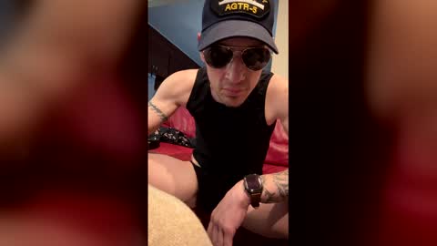 semobadboy69 online show from April 18, 2026, 5:44 am