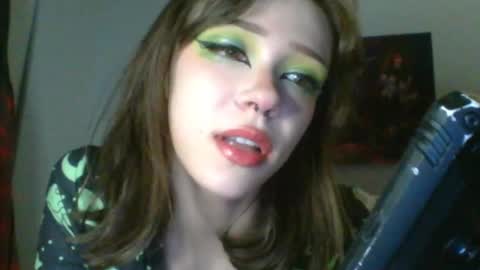 Snapshot of sendforesme chatting on January 19, 2025, 12:17 am goddess esme  online show from January 19, 2025, 12:17 am