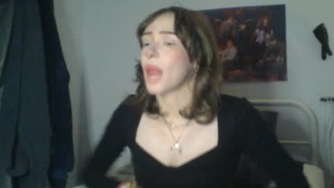 Snapshot of sendforesme chatting on October 11, 2025, 12:32 am goddess esme  online show from October 11, 2025, 12:32 am