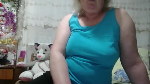 Snapshot of seniorita333 chatting on December 9, 2024, 11:47 am Lenna online show from December 9, 2024, 11:47 am