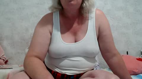 Snapshot of seniorita333 chatting on July 18, 2026, 10:52 am Lenna online show from July 18, 2026, 10:52 am