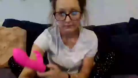 Snapshot of sensins chatting on August 6, 2026, 5:15 pm Sensins online show from August 6, 2026, 5:15 pm