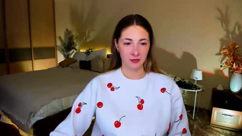 sensitiveheartt online show from October 13, 2025, 7:36 pm