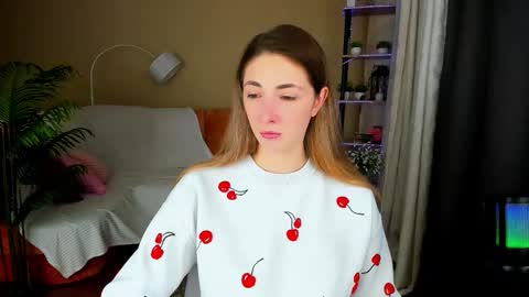 sensitiveheartt online show from November 27, 2025, 8:33 pm