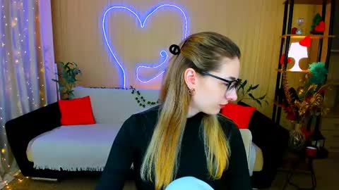 Snapshot of sensitiveheartt chatting on April 28, 2026, 8:36 pm sensitiveheartt online show from April 28, 2026, 8:36 pm