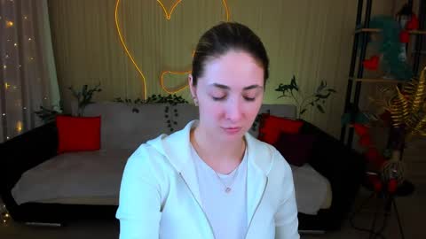 Snapshot of sensitiveheartt chatting on May 15, 2026, 7:32 pm sensitiveheartt online show from May 15, 2026, 7:32 pm