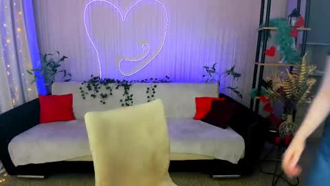 Snapshot of sensitiveheartt chatting on June 1, 2026, 7:15 pm sensitiveheartt online show from June 1, 2026, 7:15 pm