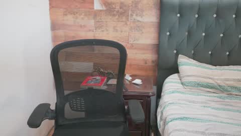 senssual_goddess online show from March 5, 2025, 8:21 pm