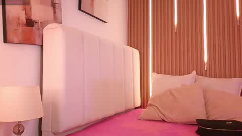 Sensual Kim77 online show from March 29, 2026, 1:00 pm