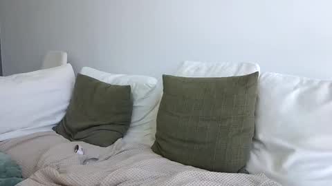 Cam online show from September 30, 2025, 6:24 pm