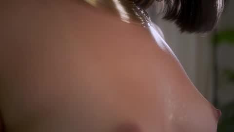 Maria- OF sensual bee online show from February 1, 2025, 2:47 am