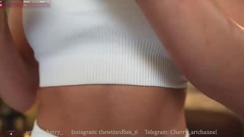 Maria- OF sensual bee online show from September 19, 2025, 11:38 pm