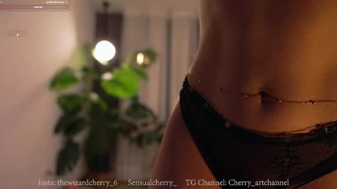 Maria- OF sensual bee online show from April 5, 2026, 11:13 pm