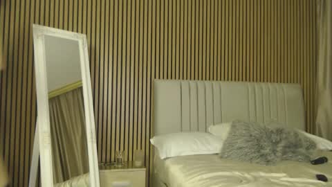 Snapshot of sensualhallie chatting on February 26, 2026, 5:12 pm Hallie online show from February 26, 2026, 5:12 pm