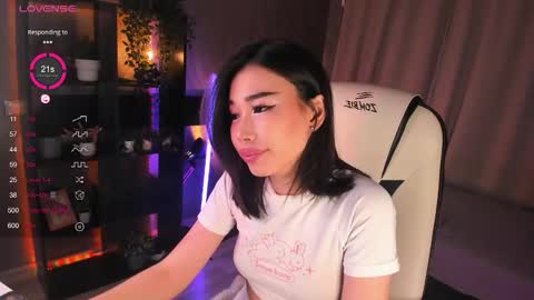 Kiki online show from November 13, 2025, 3:33 pm