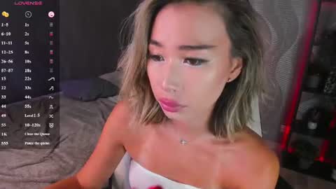 Snapshot of sensualily chatting on June 12, 2026, 3:33 pm Kiki online show from June 12, 2026, 3:33 pm