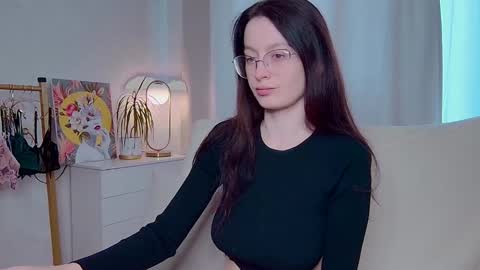 Snapshot of sensuallucy233 chatting on June 3, 2026, 10:40 am sensuallucy233 online show from June 3, 2026, 10:40 am