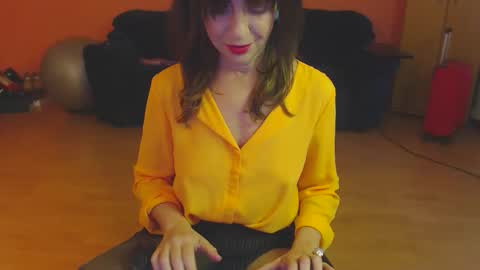 sensualmyra online show from March 19, 2026, 2:32 pm