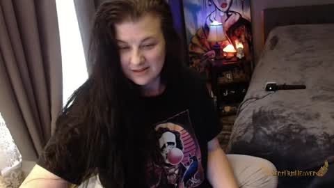Snapshot of sentfrmheaven chatting on April 24, 2026, 1:35 pm Tara online show from April 24, 2026, 1:35 pm