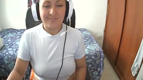 senthix  heyy promo en OnlyFans aprovecha 85 descuento online show from February 21, 2025, 8:27 pm