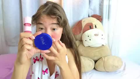 serafina_ online show from October 9, 2025, 1:20 pm