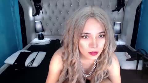 Chloe online show from March 8, 2025, 1:57 pm