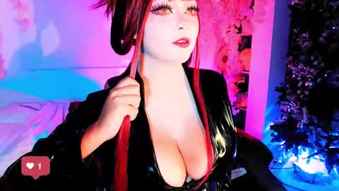 Snapshot of seraphine23_ chatting on December 14, 2025, 1:00 am seraphine online show from December 14, 2025, 1:00 am