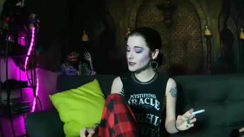 Seraphin Munster online show from October 25, 2025, 10:04 pm