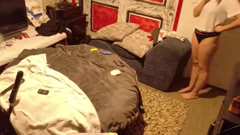 seraphyx33 online show from February 11, 2026, 8:41 am