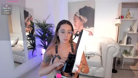 serena___ online show from September 12, 2025, 2:55 am