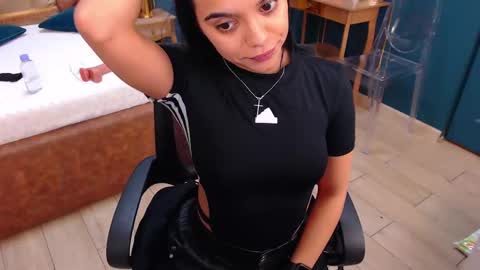 Snapshot of serena_mendez chatting on February 28, 2025, 9:58 am Serena online show from February 28, 2025, 9:58 am
