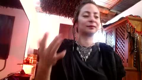 Snapshot of serena_xyz chatting on May 5, 2026, 1:41 pm Serena Xyz online show from May 5, 2026, 1:41 pm