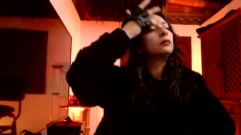 Snapshot of serena_xyz chatting on May 9, 2026, 10:42 am Serena Xyz online show from May 9, 2026, 10:42 am
