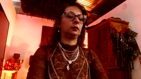 Snapshot of serena_xyz chatting on June 3, 2026, 2:55 pm Serena Xyz online show from June 3, 2026, 2:55 pm