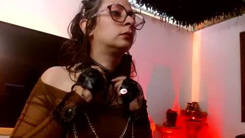 Snapshot of serena_xyz chatting on June 19, 2026, 4:11 pm Serena Xyz online show from June 19, 2026, 4:11 pm