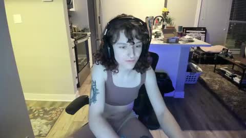 serenabastille online show from April 26, 2026, 4:43 am