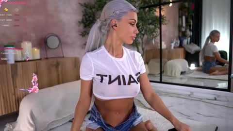 Serene Sophiex online show from September 18, 2025, 8:44 pm