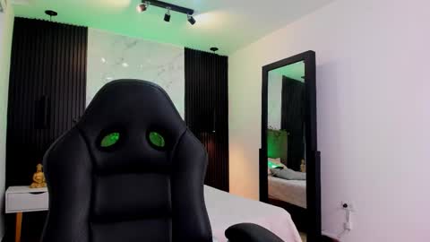 Serene online show from December 3, 2025, 12:36 pm