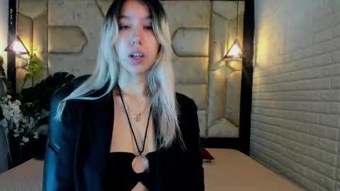 Serene online show from April 17, 2026, 12:41 pm