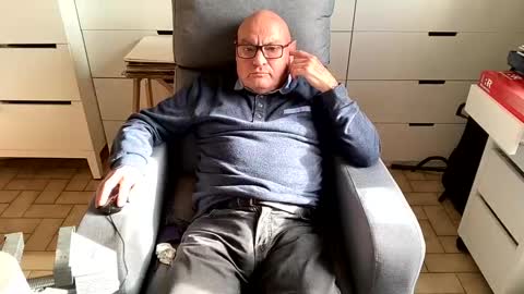 serge8413 online show from January 2, 2025, 12:57 pm