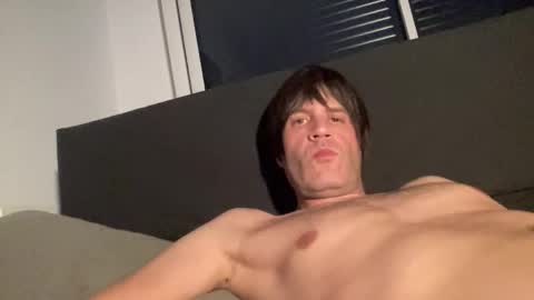 sergeloplop online show from November 17, 2025, 4:46 pm