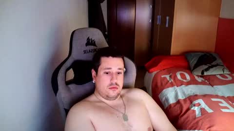 Snapshot of sergio95n chatting on April 12, 2026, 7:35 am Pollos online show from April 12, 2026, 7:35 am