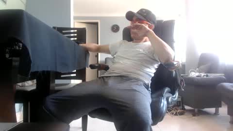 hetero serio discreto online show from January 6, 2025, 3:40 pm